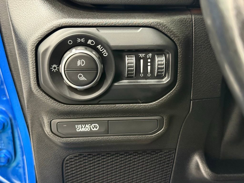 Used 2021 Jeep Gladiator Overland w/ Uconnect 4C Nav & Sound Group image 34