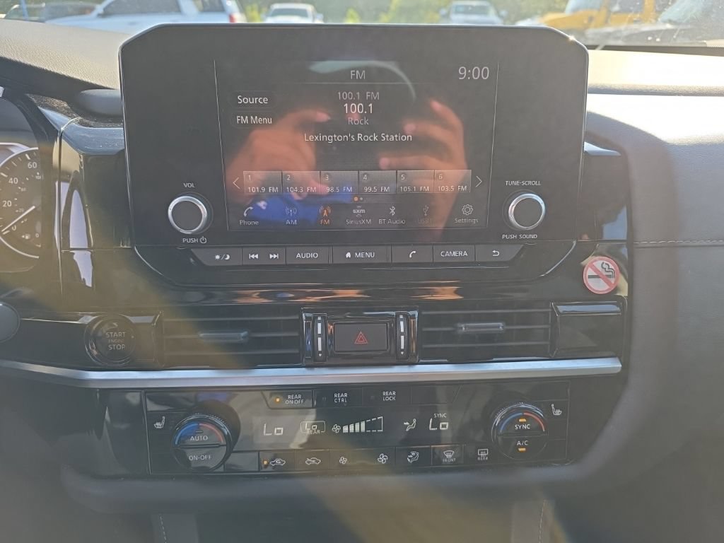 Used 2025 Nissan Pathfinder SV AWD/4WD image 12