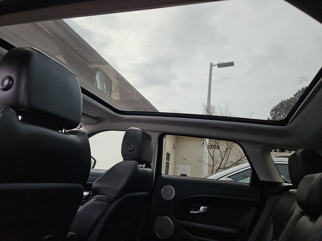 Used 2019 Land Rover Range Rover Evoque image 22