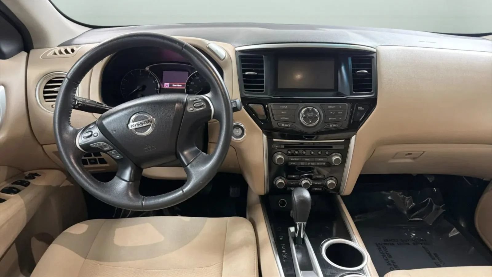 Used 2016 Nissan Pathfinder SV FWD image 10