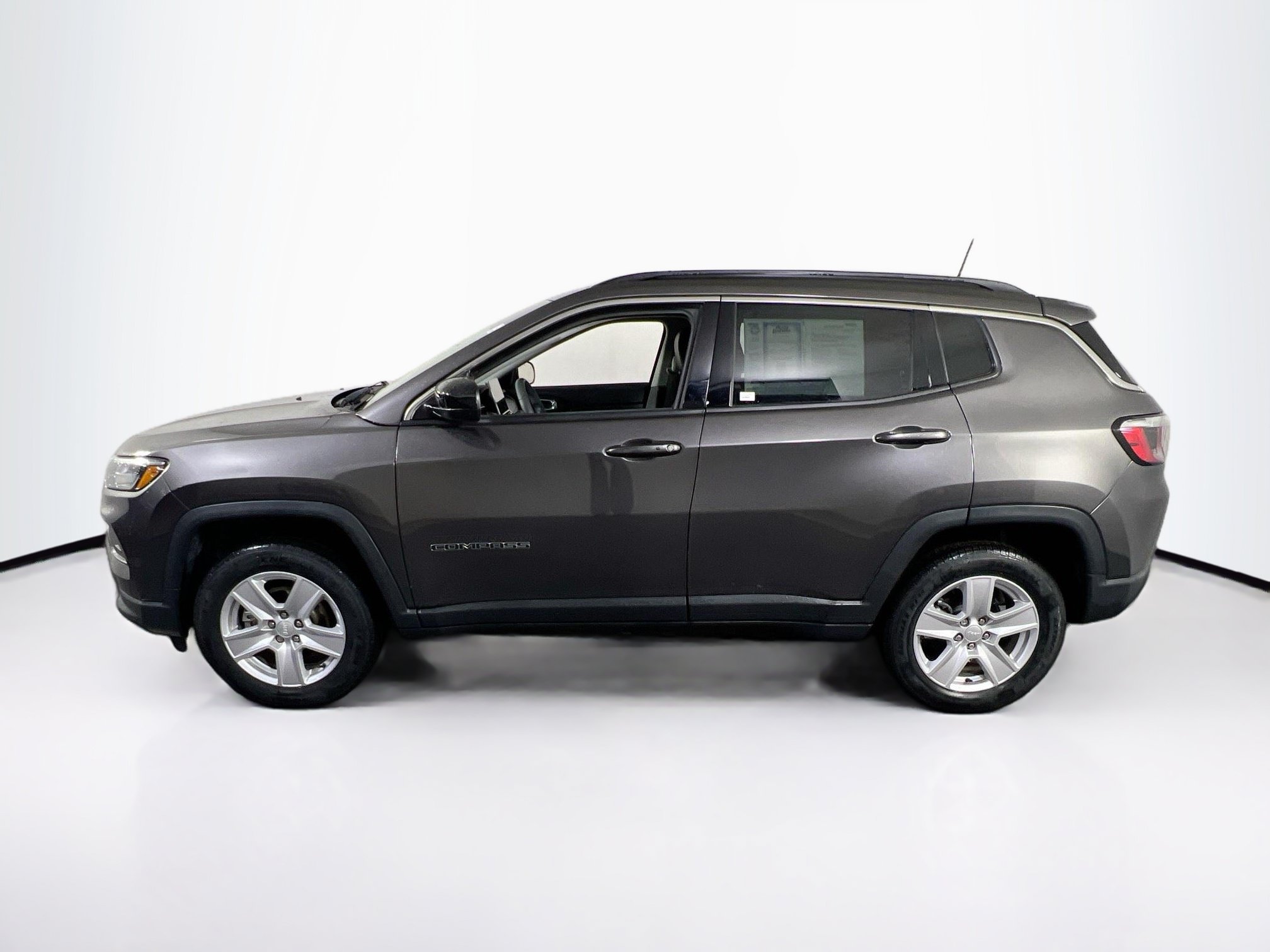 Used 2022 Jeep Compass Latitude AWD/4WD image 8