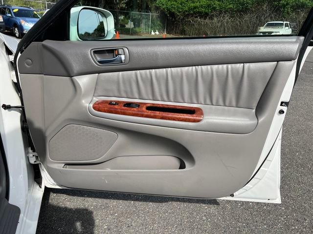 Used 2006 Toyota Camry LE FWD image 30