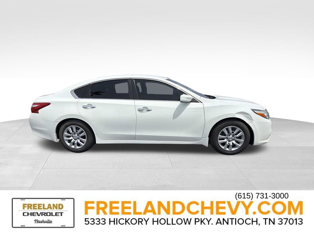 Used 2017 Nissan Altima 2.5 S w/ Power Driver Seat Package FWD image 2