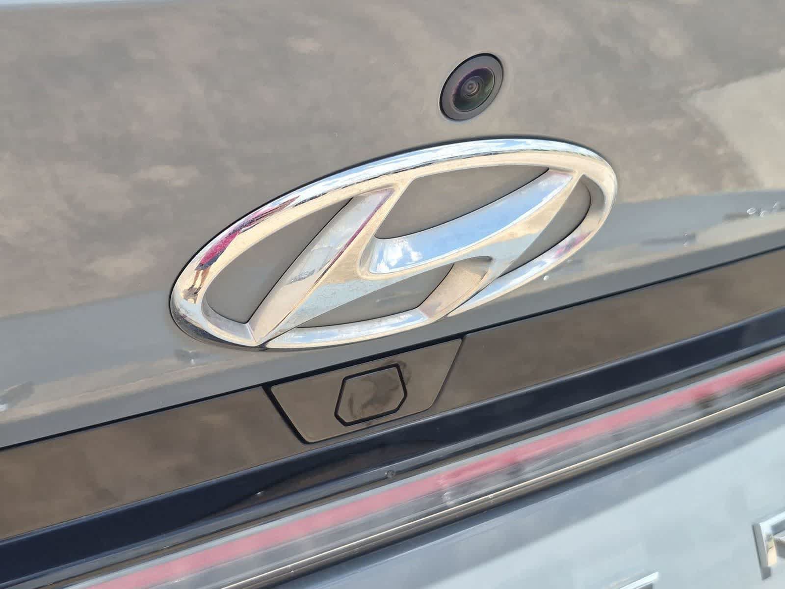 Used 2022 Hyundai Elantra Limited FWD image 31