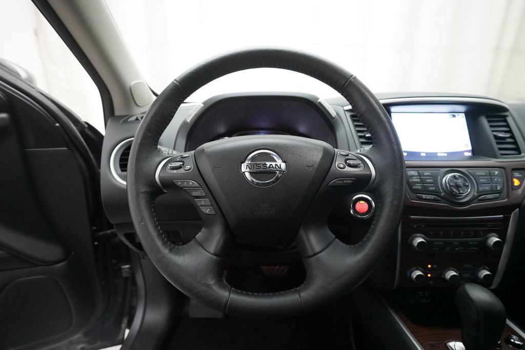 Used 2018 Nissan Pathfinder Platinum AWD/4WD image 4