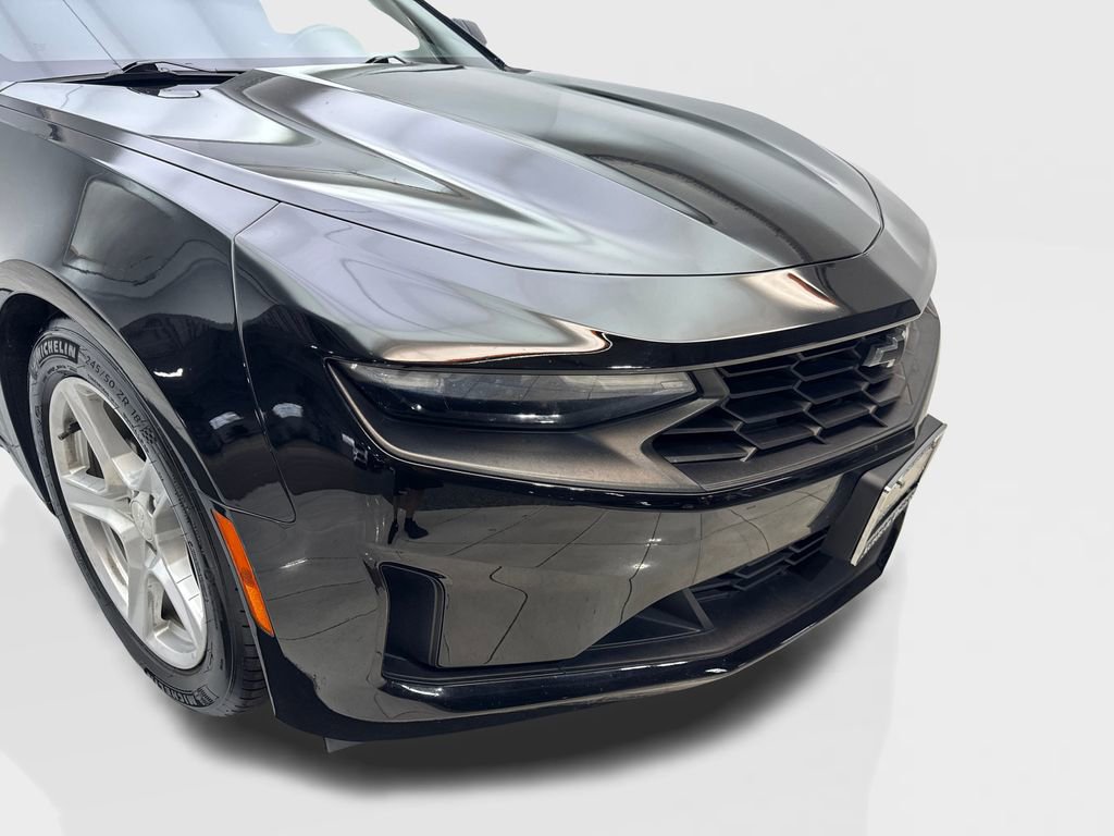 Used 2021 Chevrolet Camaro LT w/ Technology Package RWD image 17