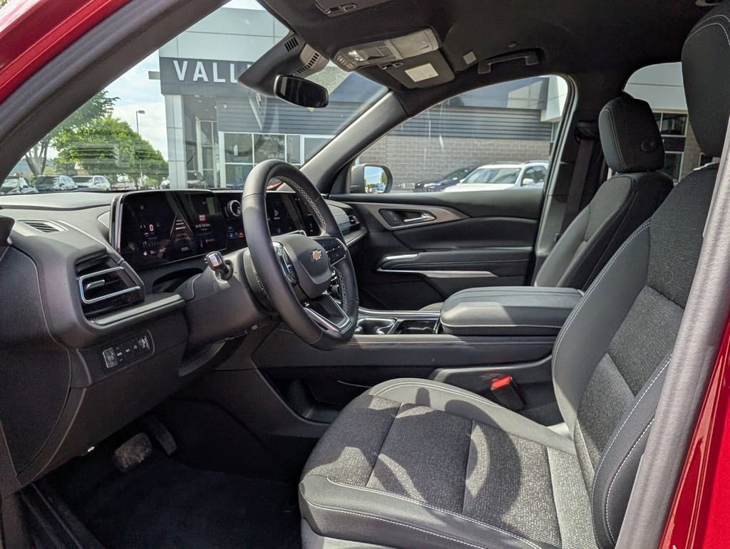 Used 2024 Chevrolet Traverse LT AWD/4WD image 33