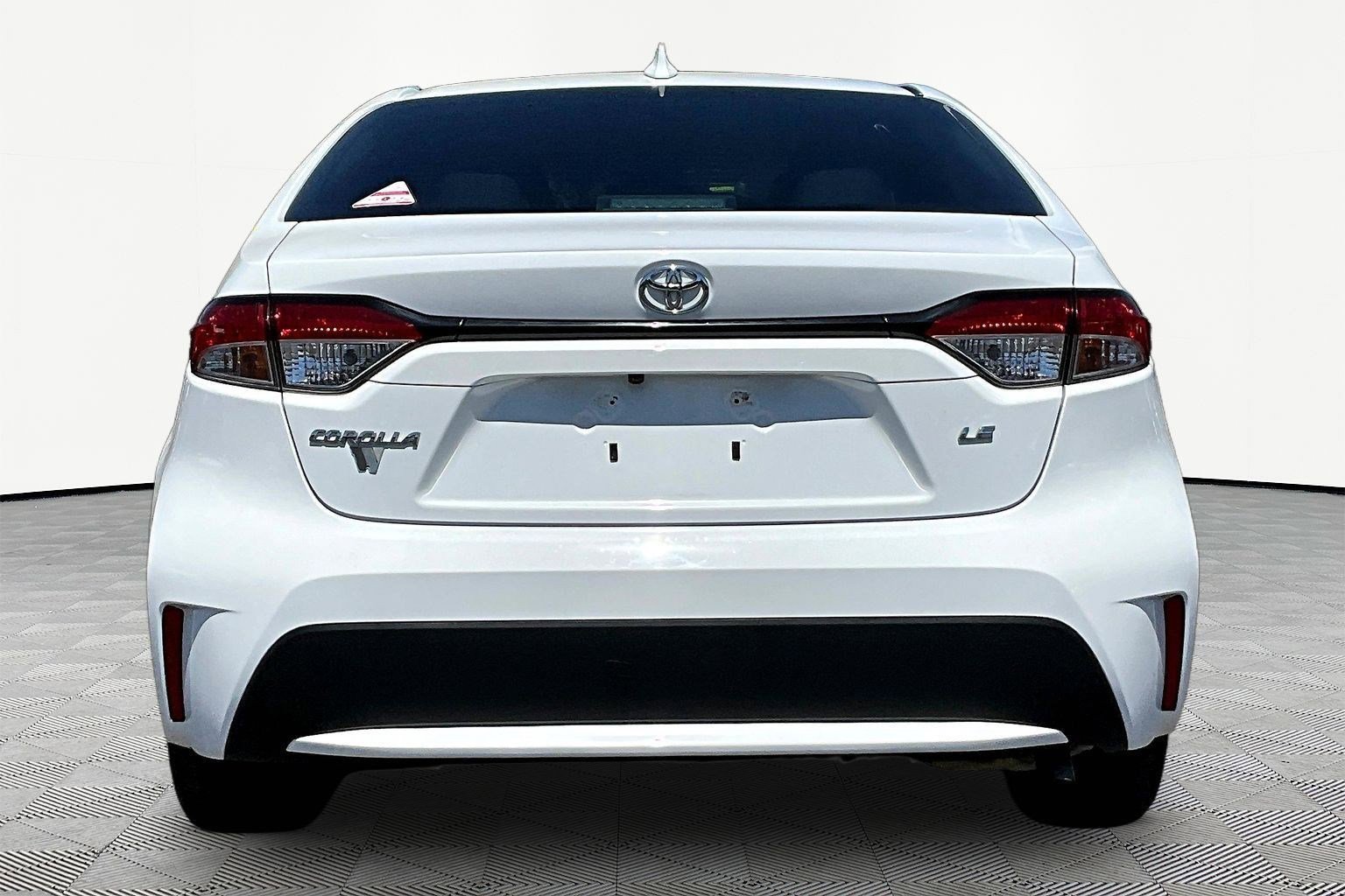 Used 2020 Toyota Corolla LE FWD image 5