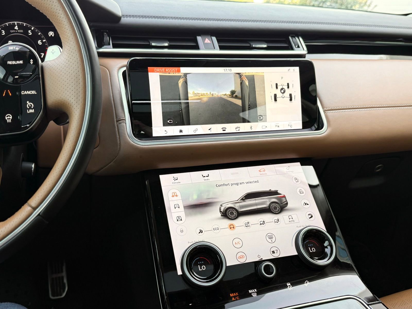 Used 2018 Land Rover Range Rover Velar R-Dynamic HSE AWD/4WD image 48