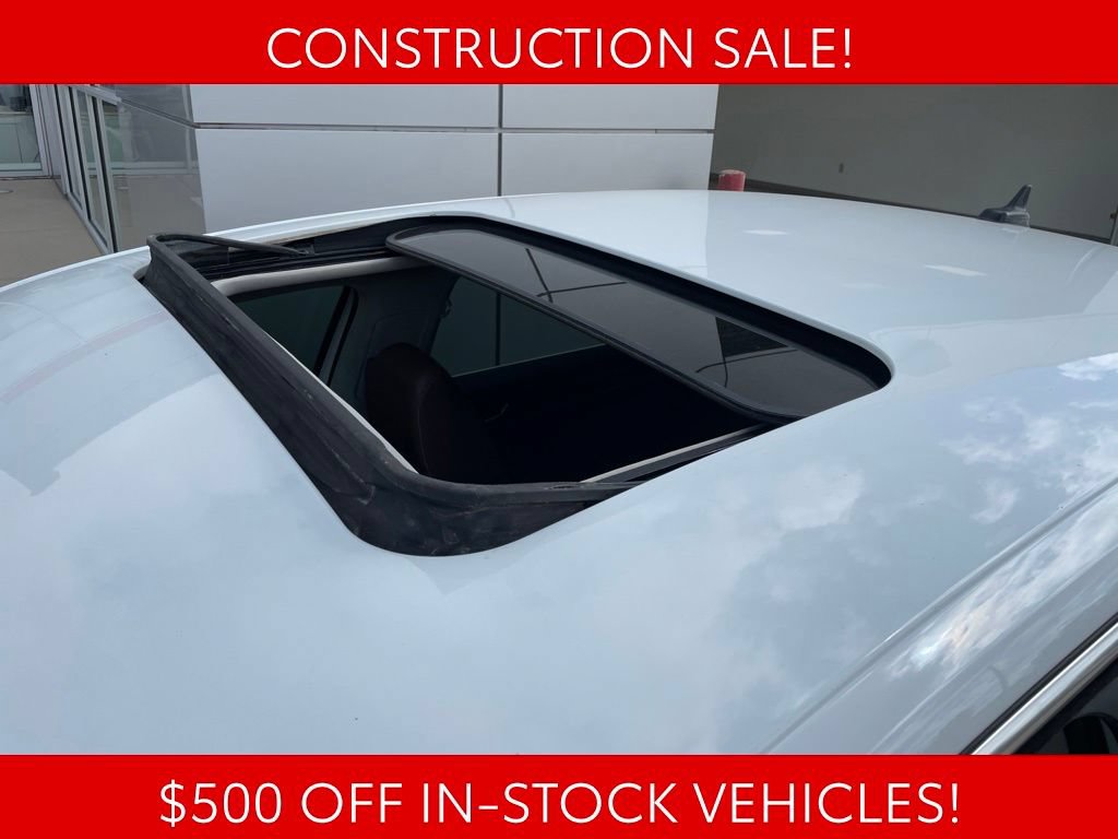 Used 2022 Volkswagen Passat 2.0T FWD image 3