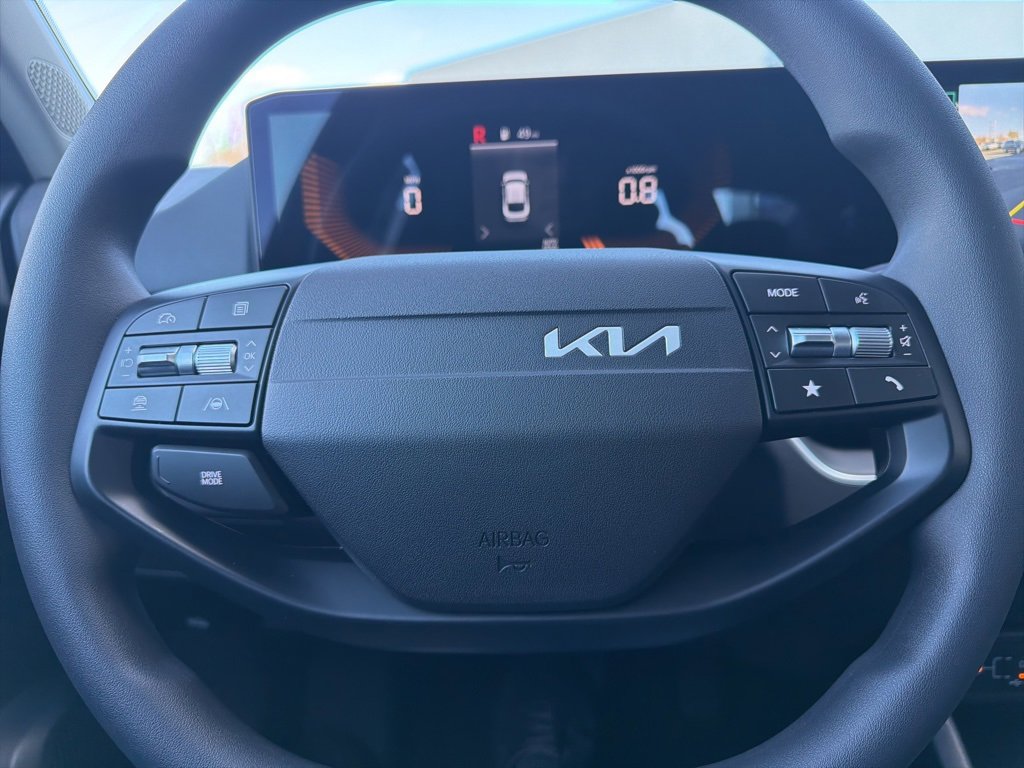 New 2025 Kia K4 LXS image 38