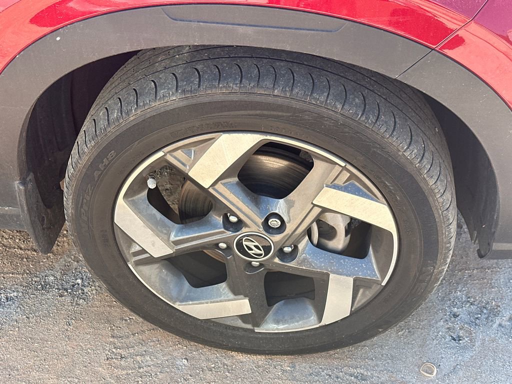 Used 2022 Hyundai Venue Limited image 12