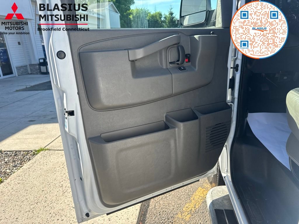 Used 2024 Chevrolet Express 2500 w/ Driver Convenience Package RWD image 21