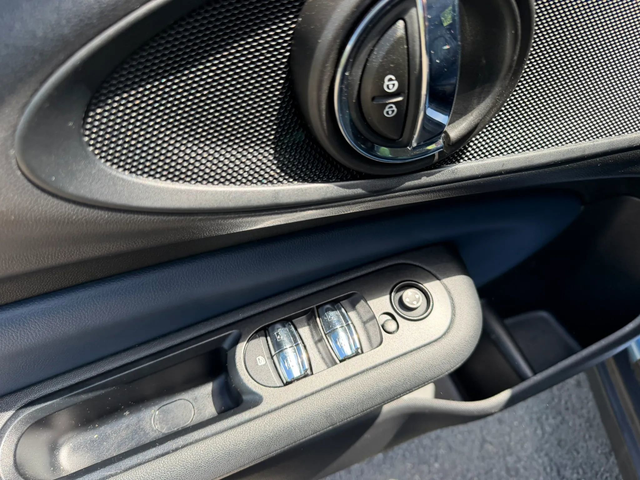 Used 2016 MINI Cooper Clubman FWD image 23