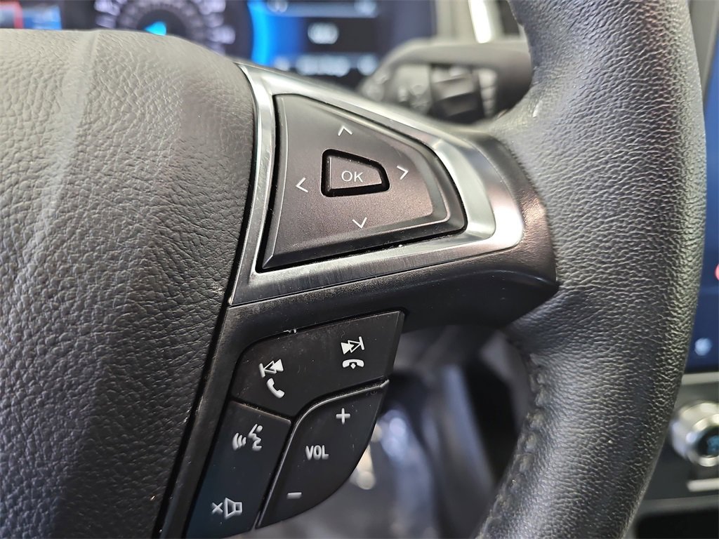 Used 2024 Ford Edge Titanium image 17