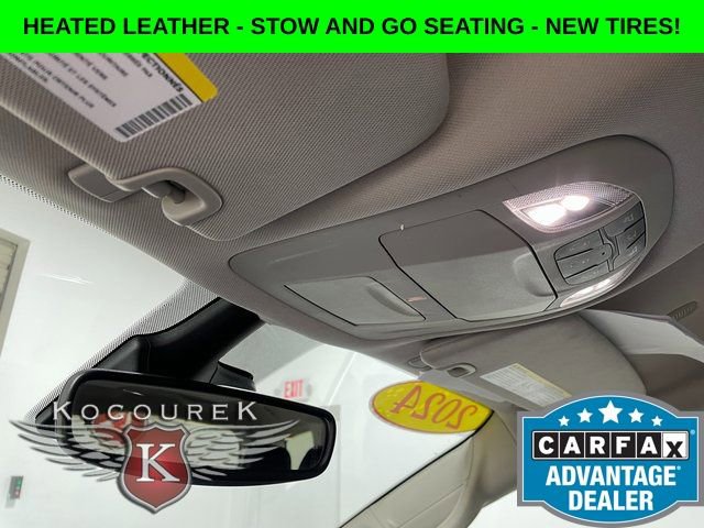 Used 2024 Chrysler Pacifica Touring-L FWD image 18