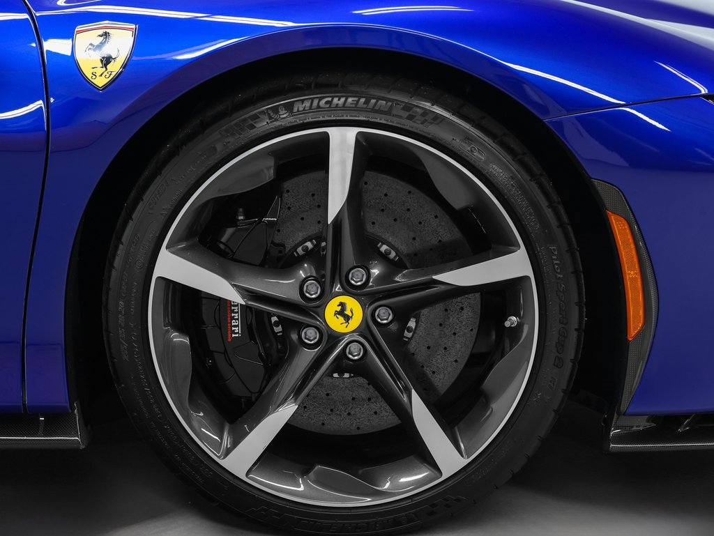 Used 2023 Ferrari SF90 Spider image 14