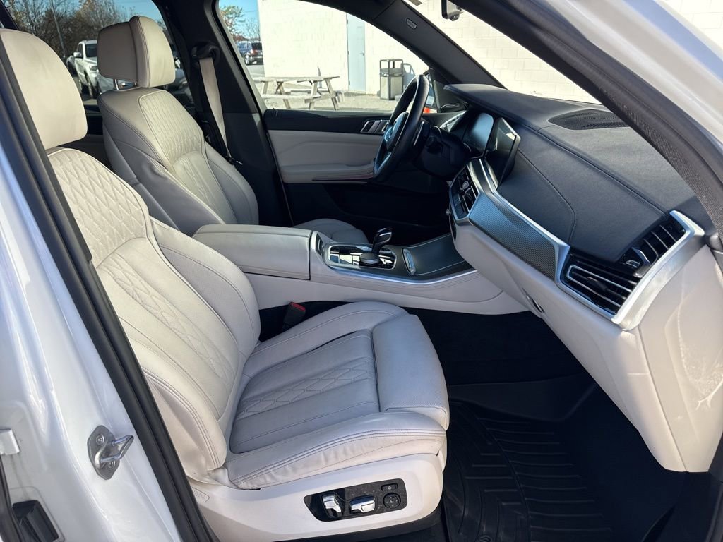 Used 2023 BMW X5 M50i image 41