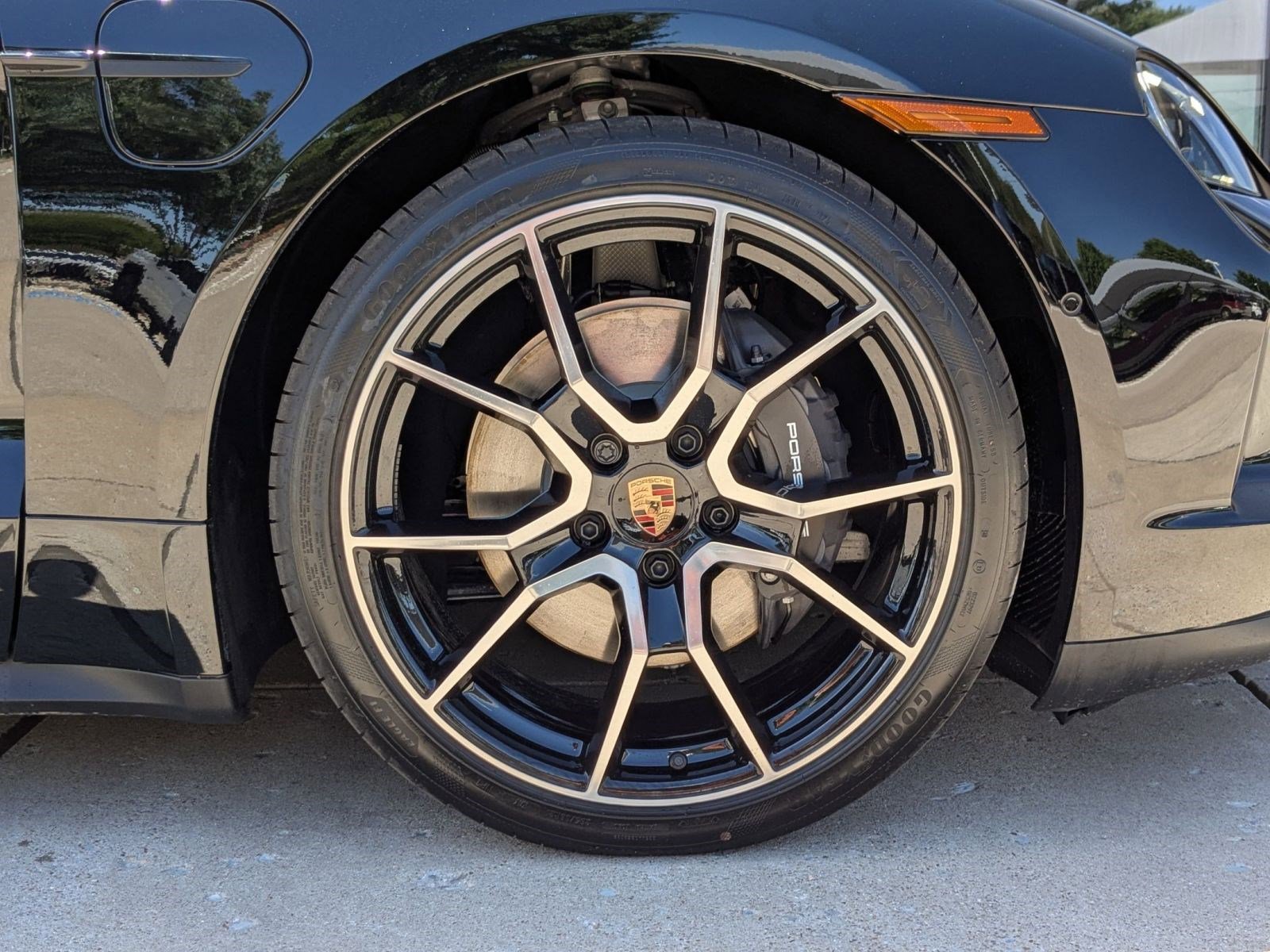 New 2025 Porsche Taycan image 29