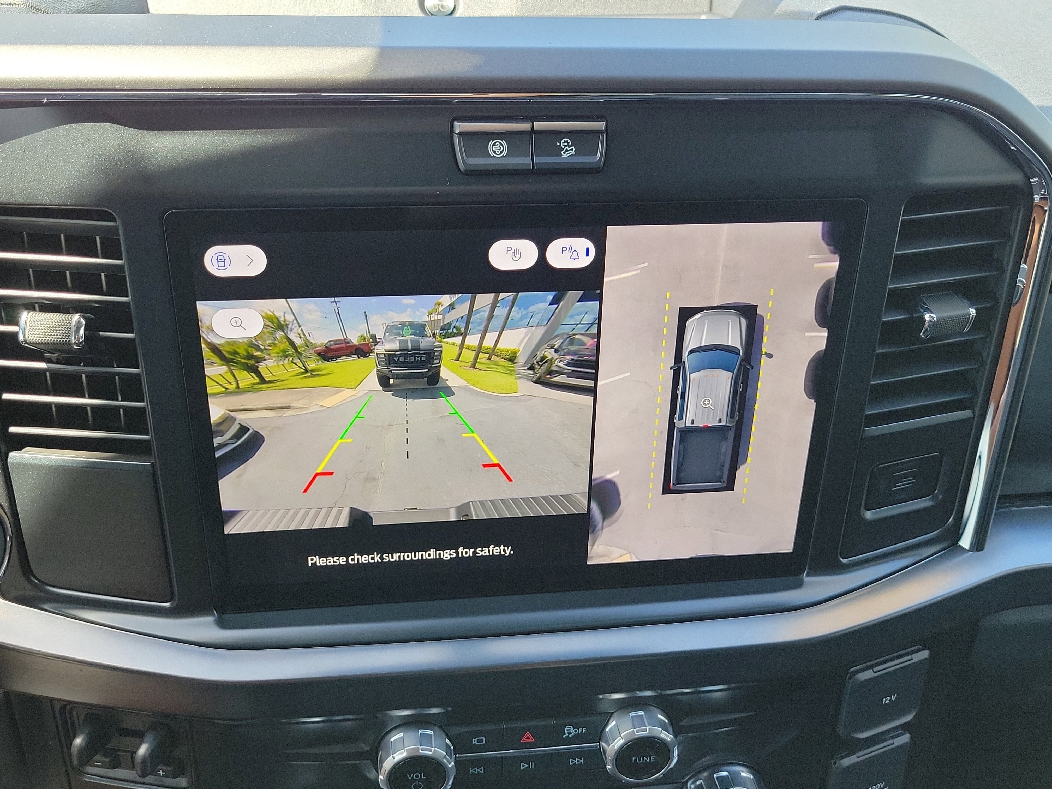 New 2026 Ford F250 Lariat w/ Black Appearance Package image 19