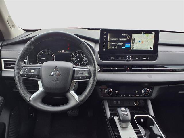 Used 2025 Mitsubishi Outlander SE AWD/4WD image 5