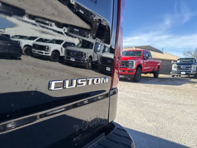 Used 2025 Chevrolet Silverado 1500 Custom image 11