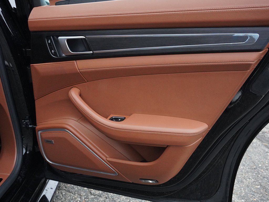 Used 2023 Porsche Panamera 4 Platinum Edition image 28