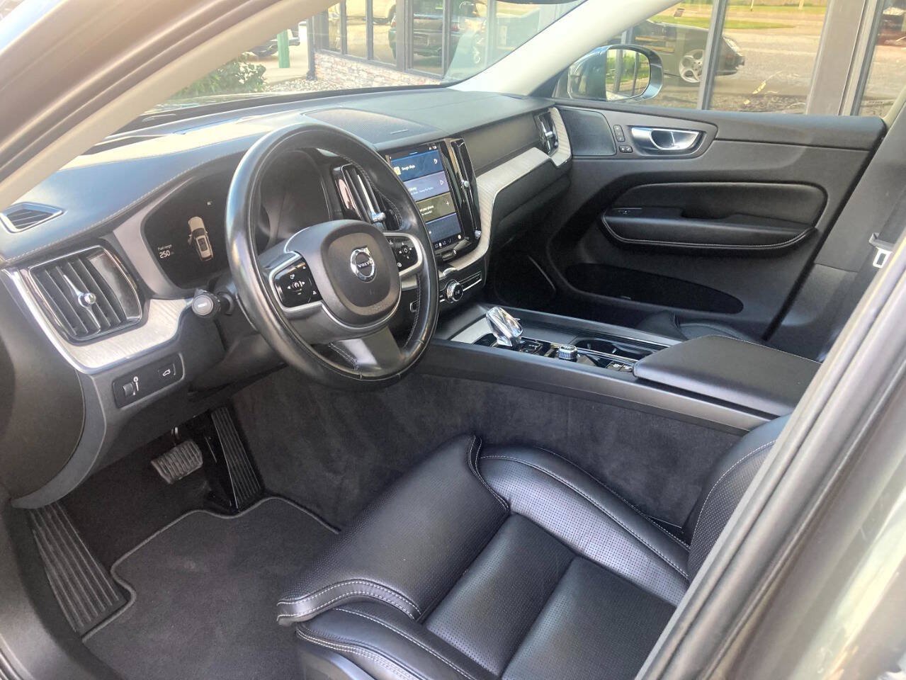 Used 2022 Volvo XC60 B6 Inscription w/ Advanced Package AWD/4WD image 10