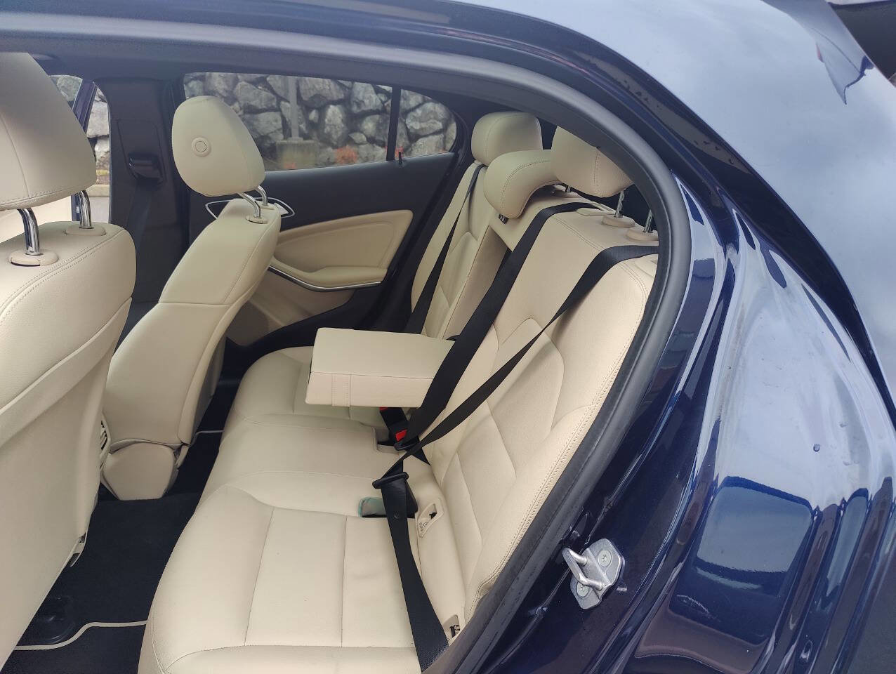 Used 2019 Mercedes-Benz GLA 250 4MATIC w/ Premium Package image 10