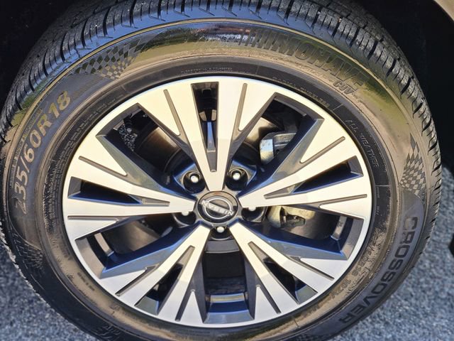 Certified 2023 Nissan Rogue SV FWD image 10