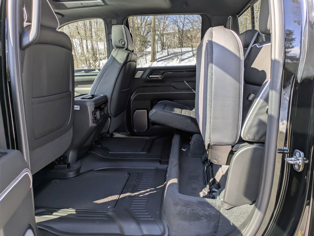 New 2026 GMC Sierra 2500 AT4X w/ Snow Plow Prep/Camper Package AWD/4WD image 31