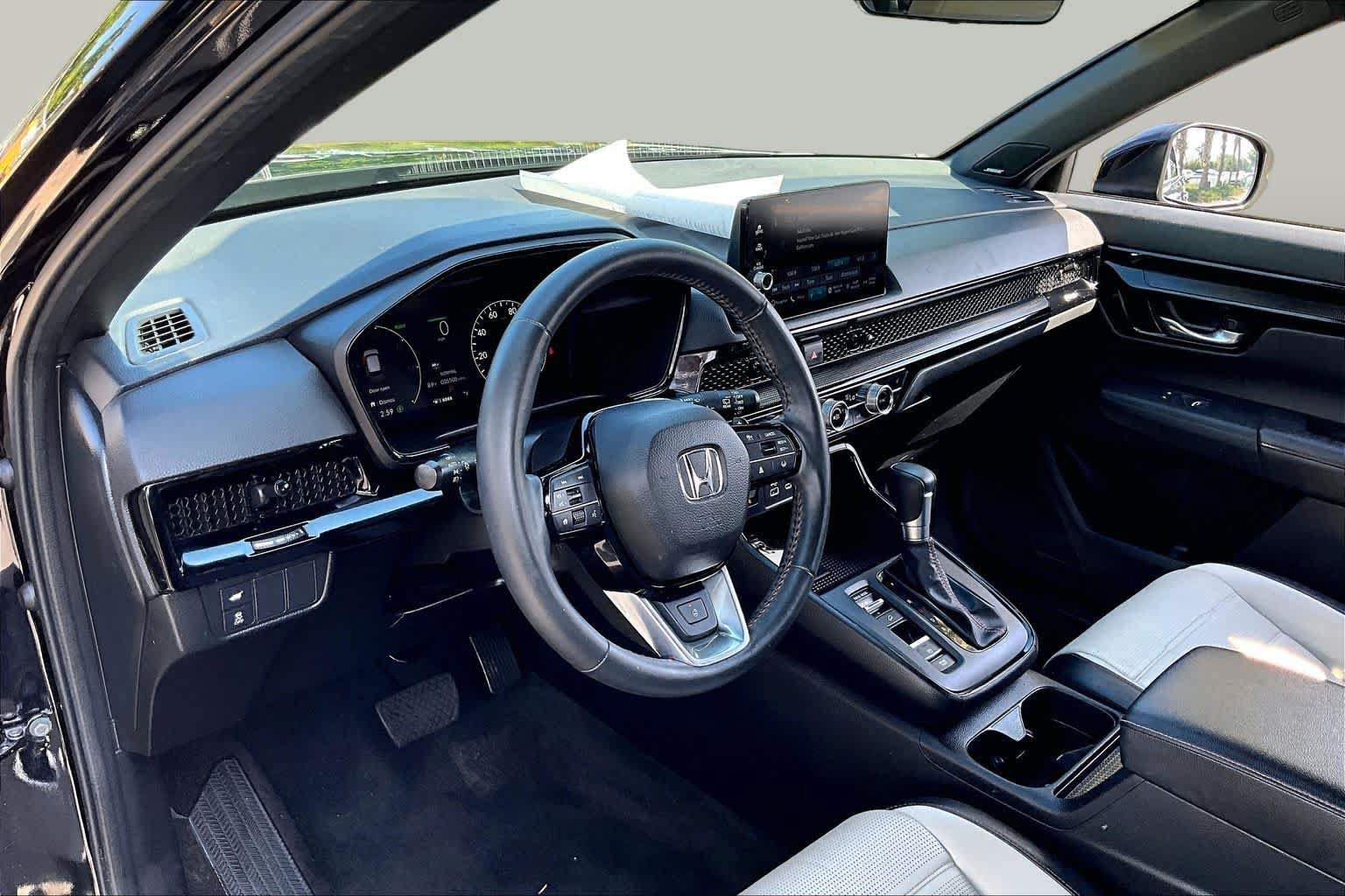 Used 2025 Honda CR-V Sport Touring image 18