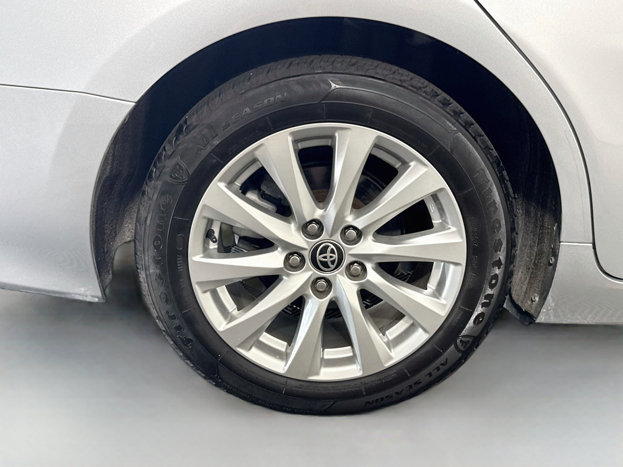 Used 2020 Toyota Camry LE FWD image 32