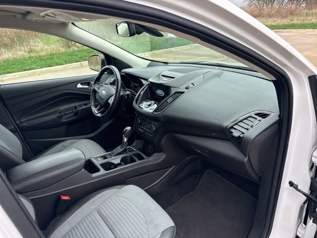 Used 2017 Ford Escape Titanium AWD/4WD image 17