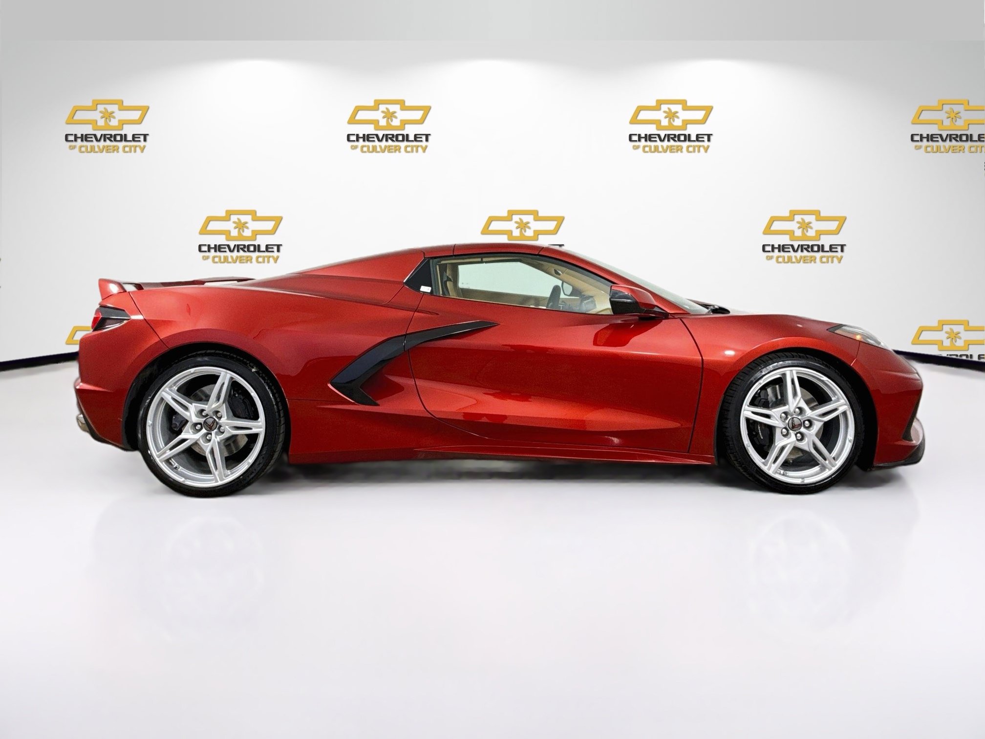 Used 2024 Chevrolet Corvette Stingray Premium Conv w/ Z51 Performance Package RWD image 9