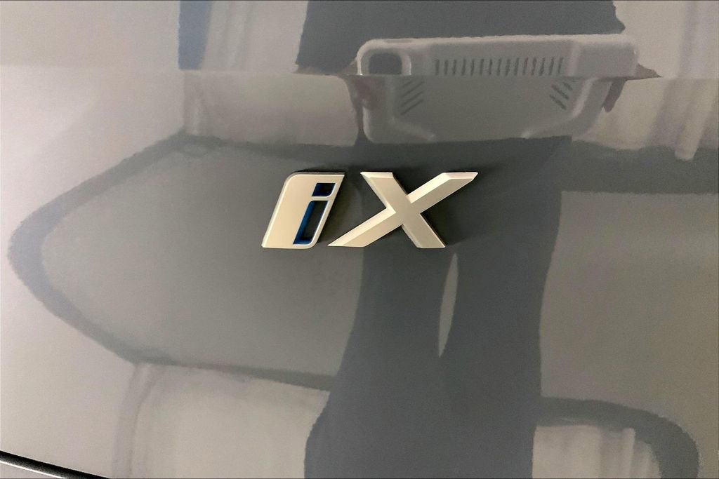 Certified 2023 BMW iX xDrive50 w/ Premium Package image 7