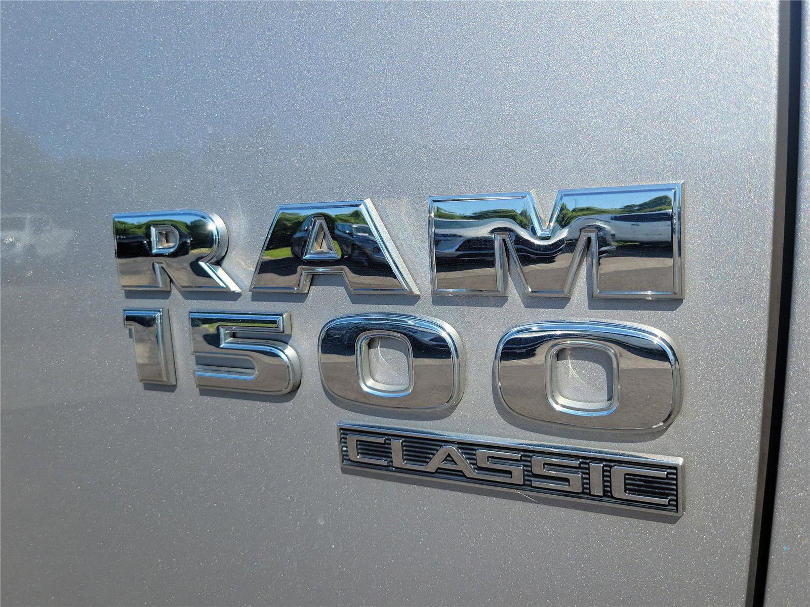 Used 2020 RAM 1500 Classic SLT AWD/4WD image 7