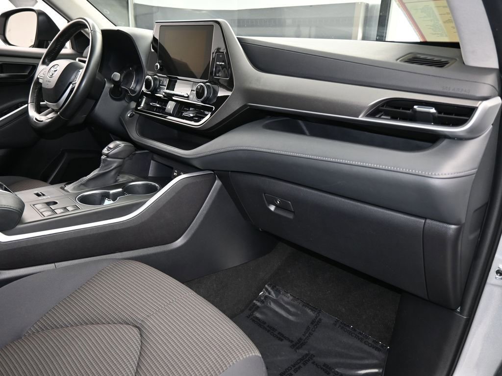Used 2023 Toyota Highlander LE image 49