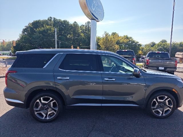 Used 2024 Hyundai Palisade Limited AWD/4WD image 2