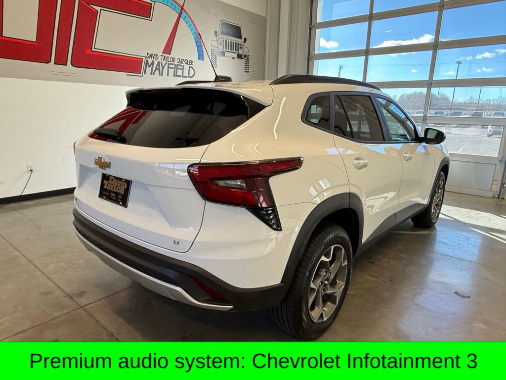 Used 2025 Chevrolet Trax LT image 3