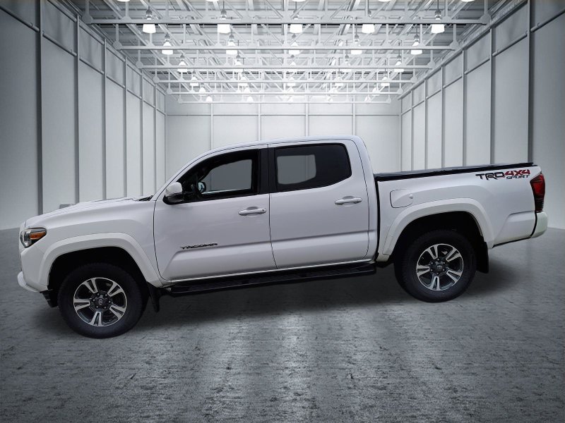 Used 2018 Toyota Tacoma TRD Sport AWD/4WD image 8