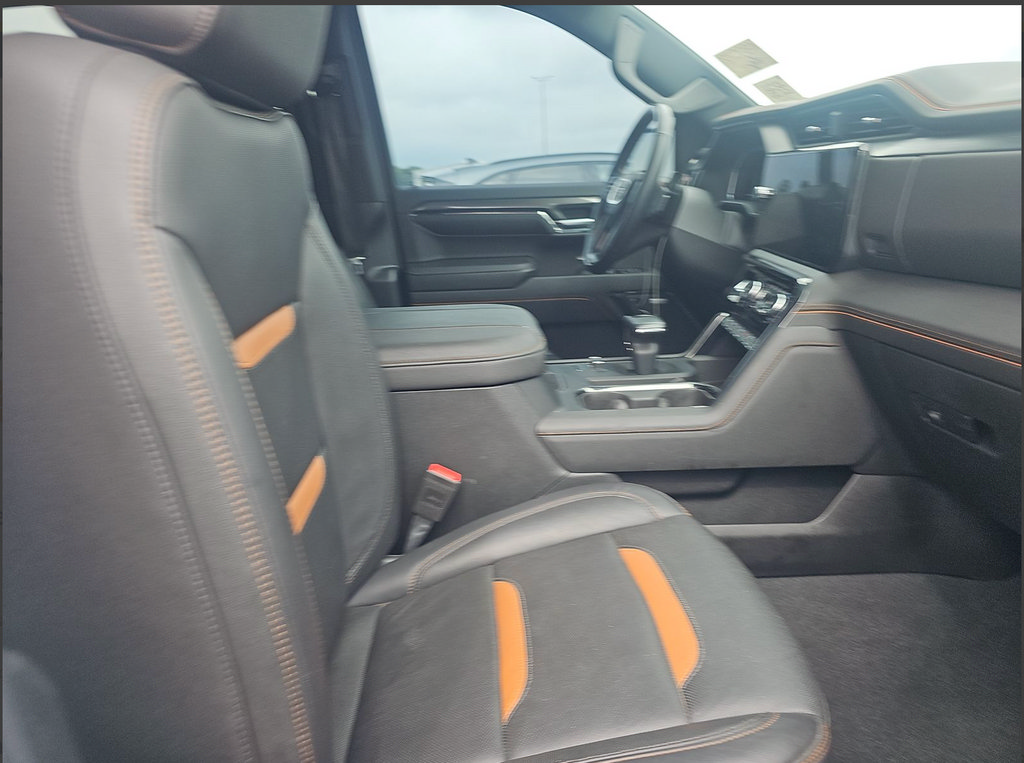 Used 2024 GMC Sierra 1500 AT4 w/ Technology Package AWD/4WD image 9