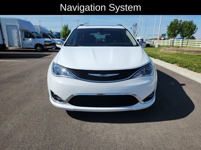 Used 2020 Chrysler Pacifica Limited image 2