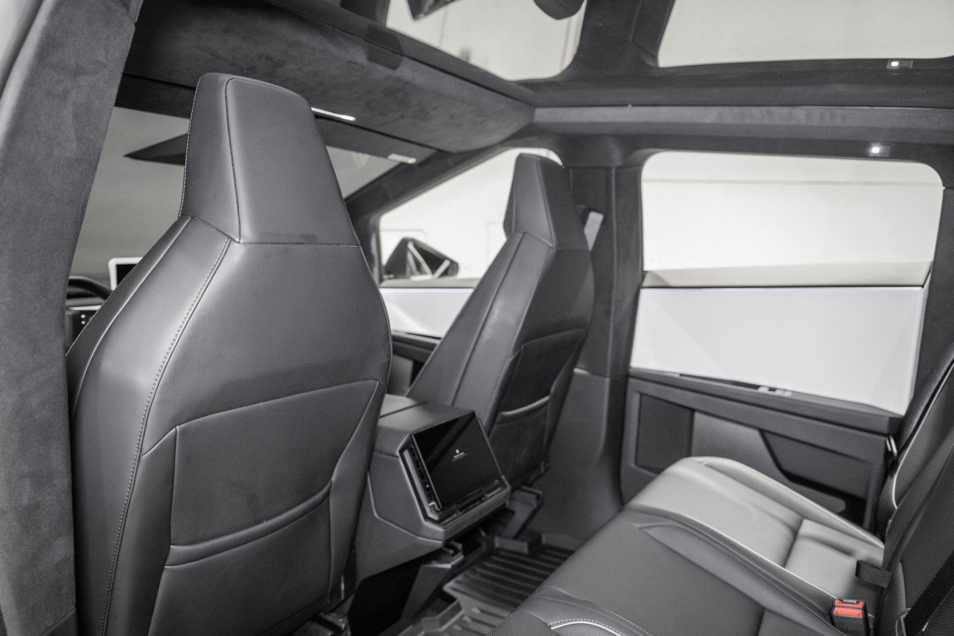 Used 2024 Tesla Cybertruck Cyberbeast AWD/4WD image 18