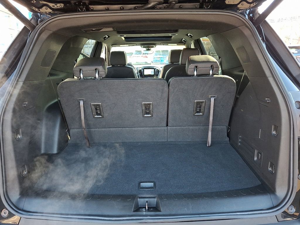 Used 2023 Chevrolet Traverse RS image 37