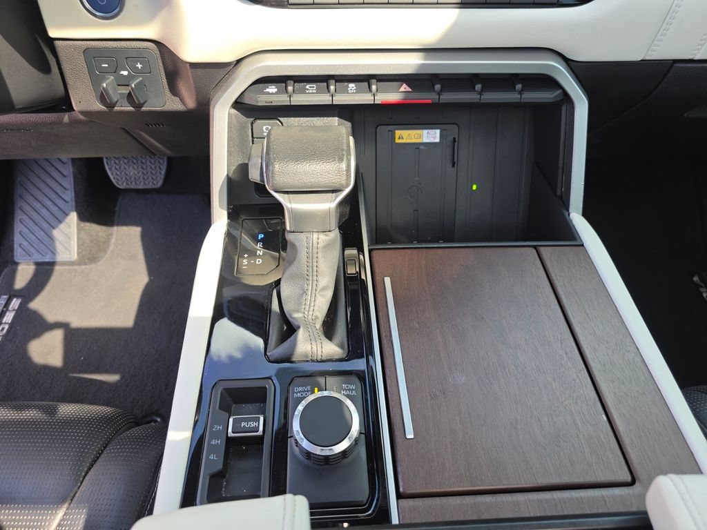Used 2024 Toyota Sequoia Capstone AWD/4WD image 30