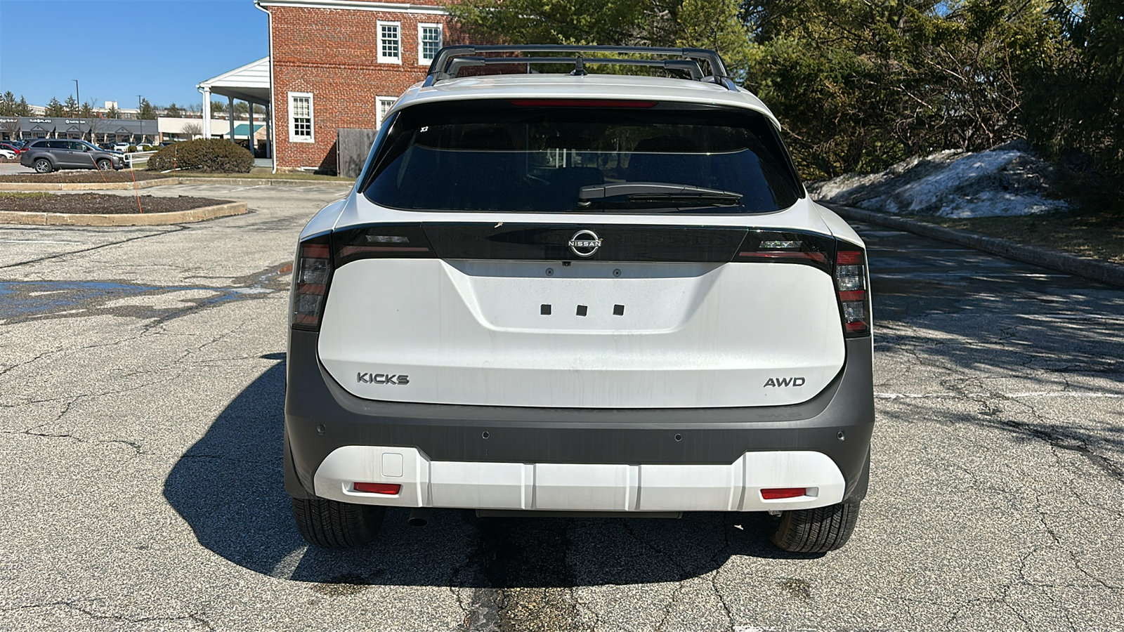 New 2026 Nissan Kicks SR AWD/4WD image 4