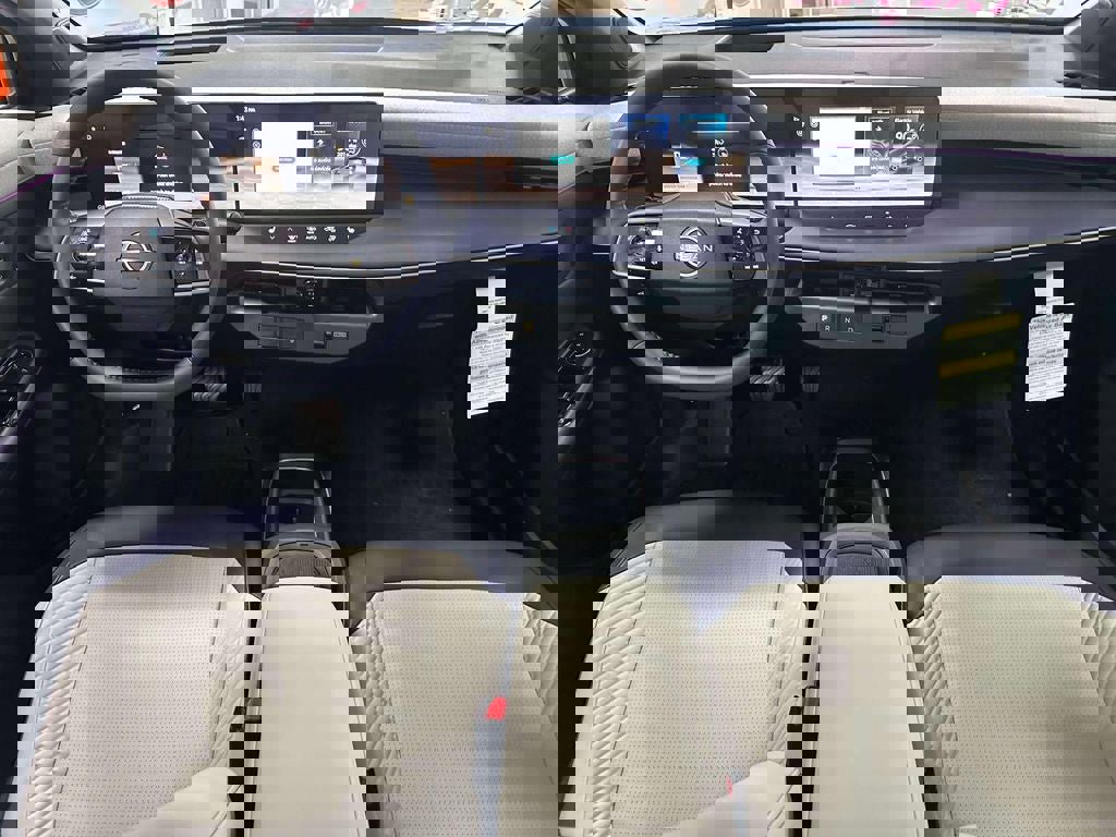 New 2026 Nissan Leaf Platinum+ w/ Floor Mat Package (Platinum+) image 13