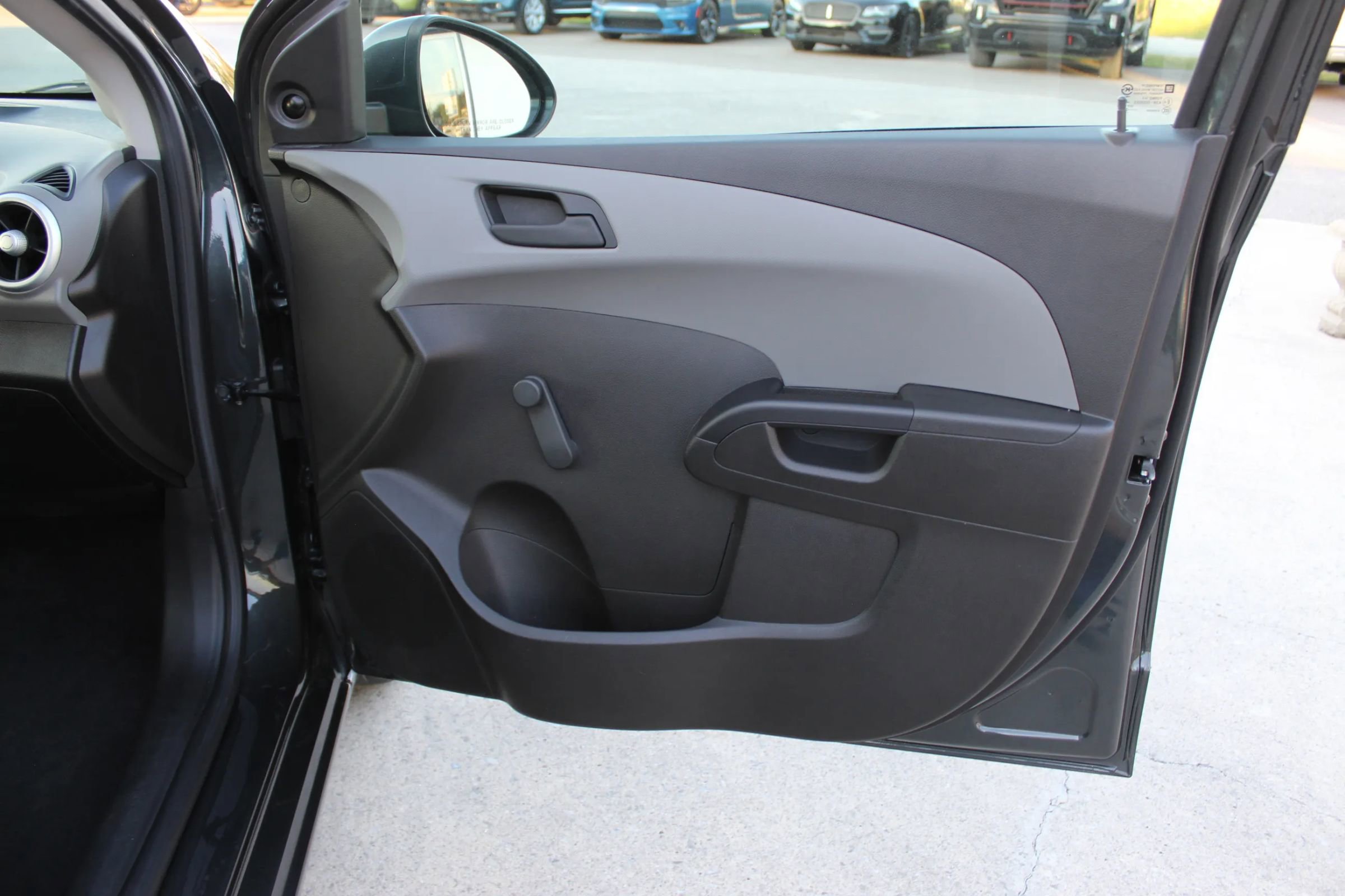 Used 2020 Chevrolet Sonic LT image 23