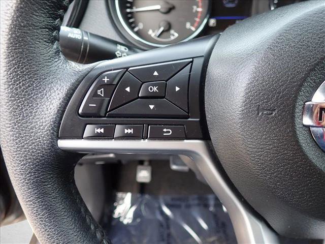 Used 2019 Nissan Rogue SV image 15